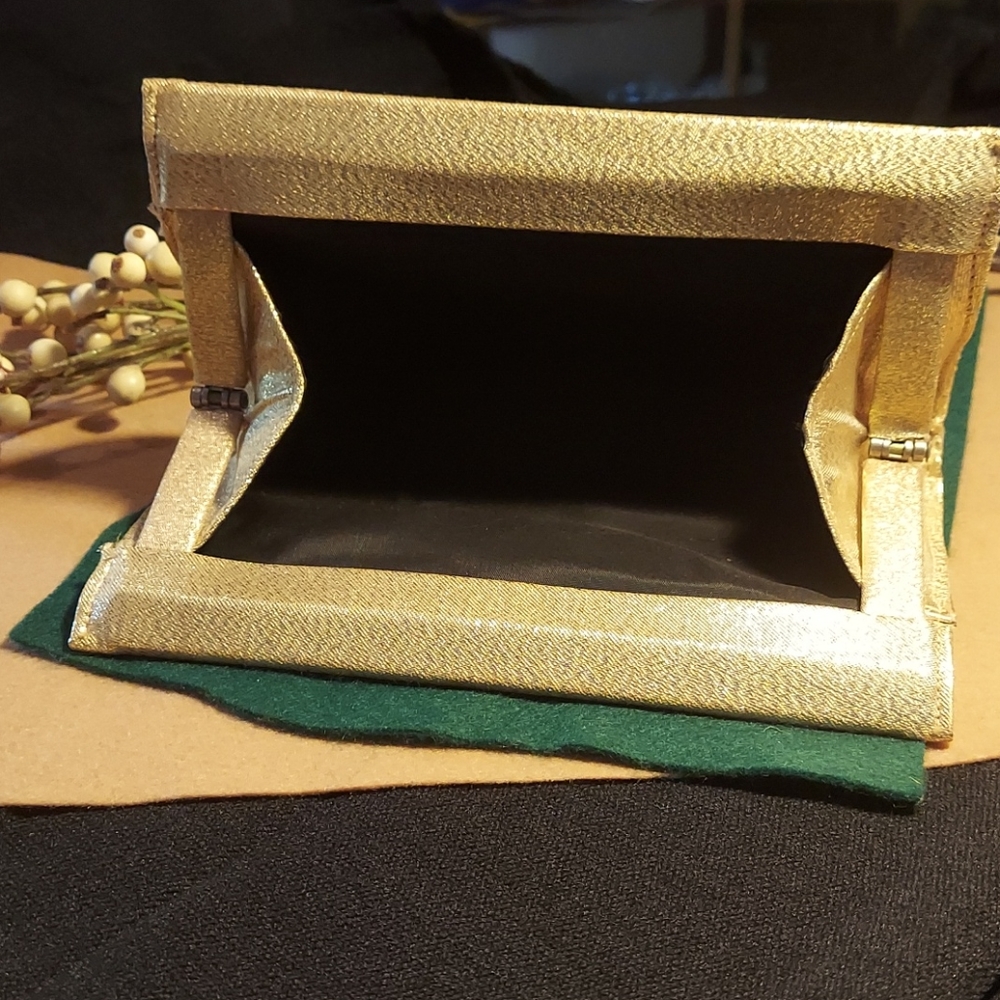 Purse - Picture 3 of 3
